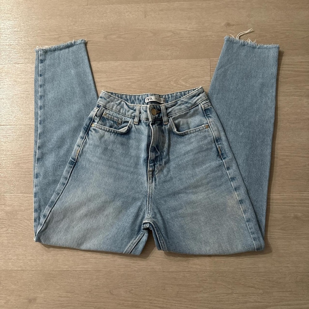 Zara Sky Blue Cropped Jeans